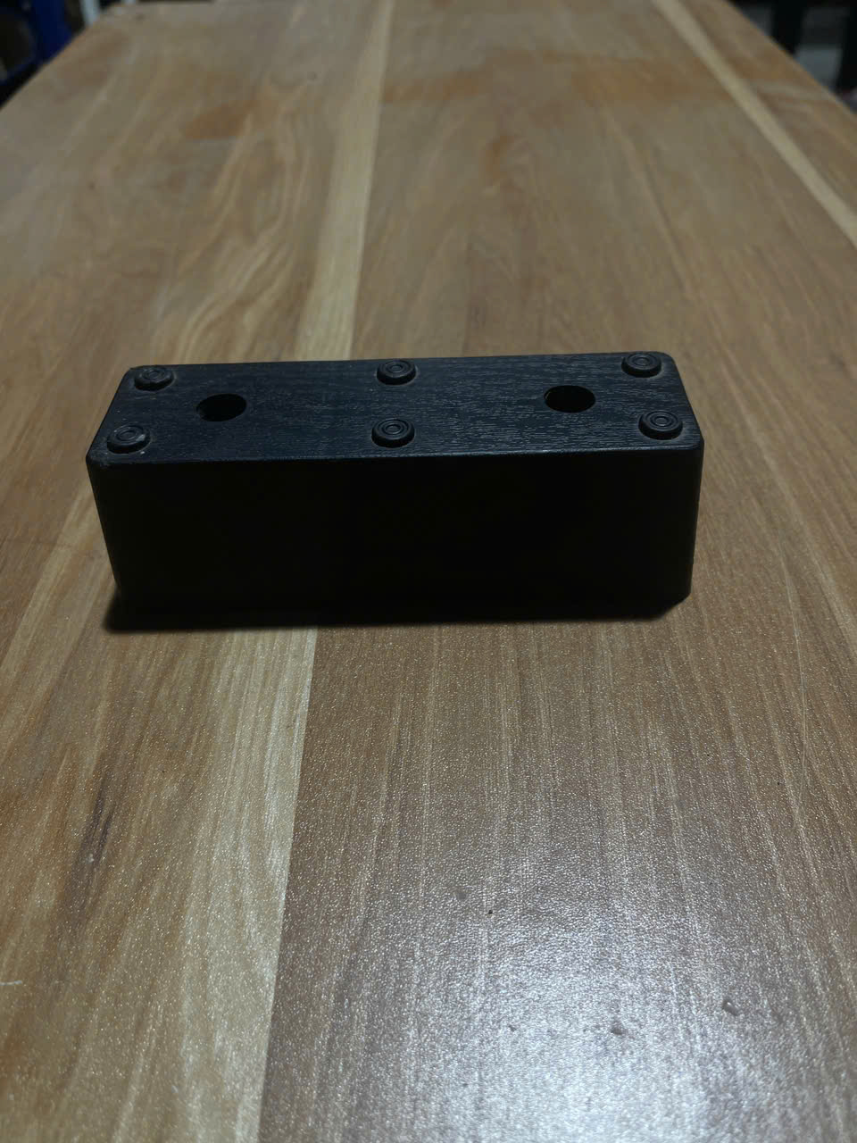 Chân nhựa thẳng  cao 5p